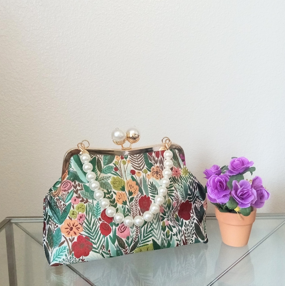 Floral Embroidered Kisslock Pearl Clutch Handbag Vintage Style Women's Purse - Picture 1 of 8